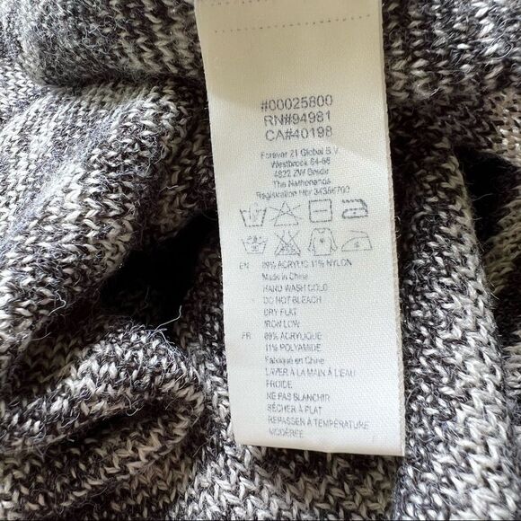 Black & White Cardigan SweaterWrap with Wings Sleeves size Medium - Picture 10 of 15